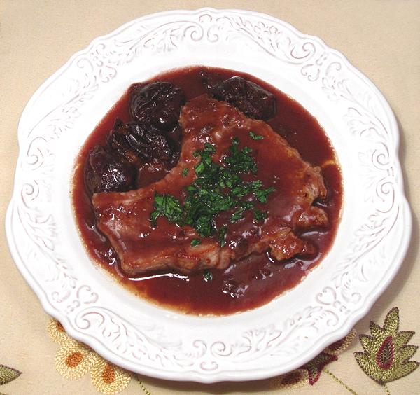 Dish of Pork Chops with Prunes