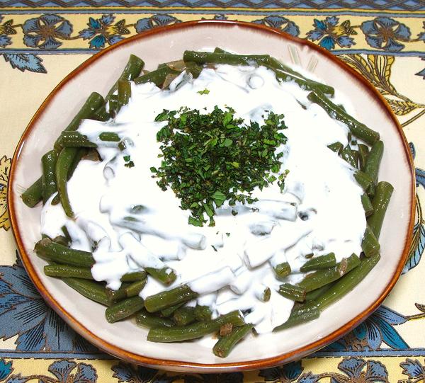 Dish of Green Beans with Yogurt