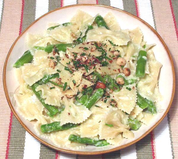 Dish of Pasta with Asparagus
