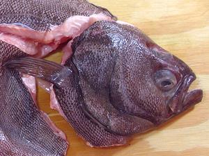 Removing the Head from a Flat Fish