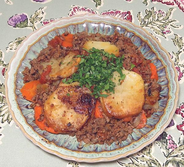 Dish of Beef with Garlic Potatoes