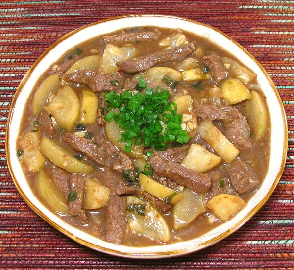 Bowl of Beef with Fuzzy Melon