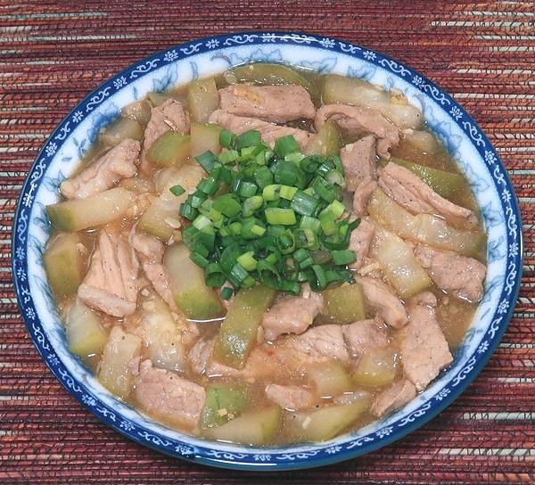 Dish of Sliced Pork & Fuzzy Melon