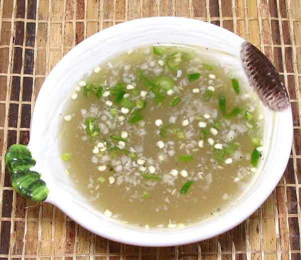 Small Bowl of Vinegar Garlic Dip w/Chili