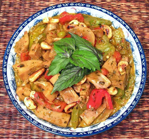 Dish of Jackfruit & Vegie Cashew Curry